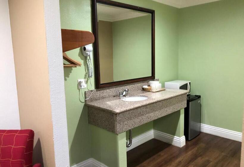 اتاق استاندارد با تخت بزرگ, American Inn & Suites Lax