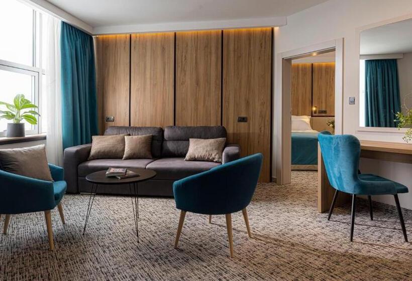 سوییت لوکس, Grand Hotel Zagreb