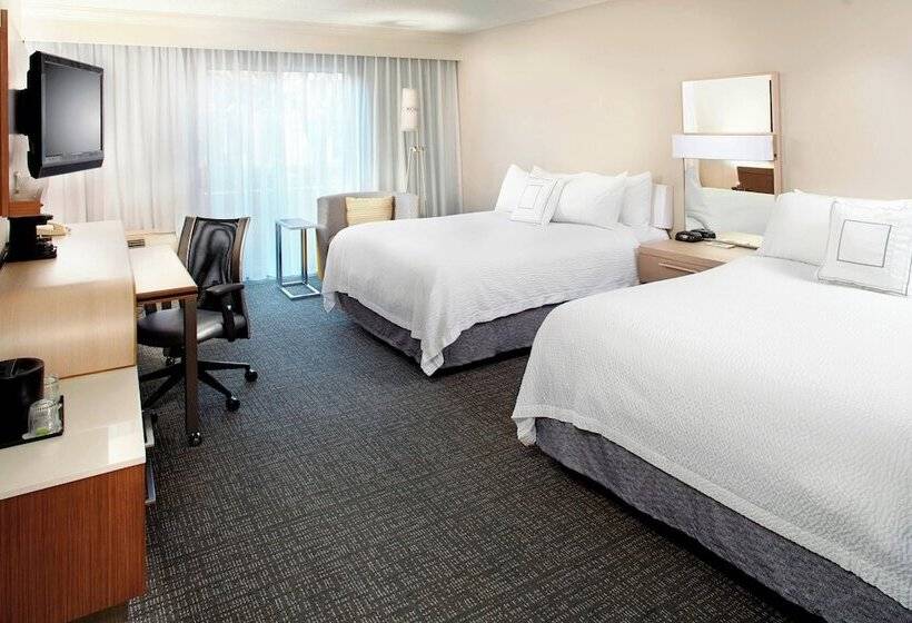 اتاق استاندارد با 2 تخت دوبل, Courtyard By Marriott Lansing