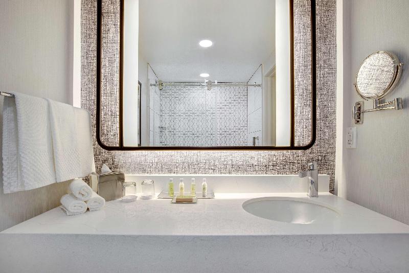 اتاق استاندارد برای معلولان, Doubletree By Hilton Palmdale, Ca