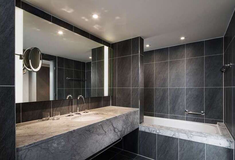 اتاق اجرایی با چشم‌انداز دریا, Hilton Imperial Dubrovnik