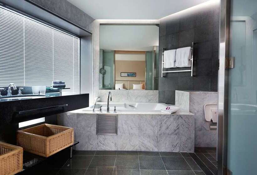 اتاق اجرایی با چشم‌انداز دریا, Hilton Imperial Dubrovnik