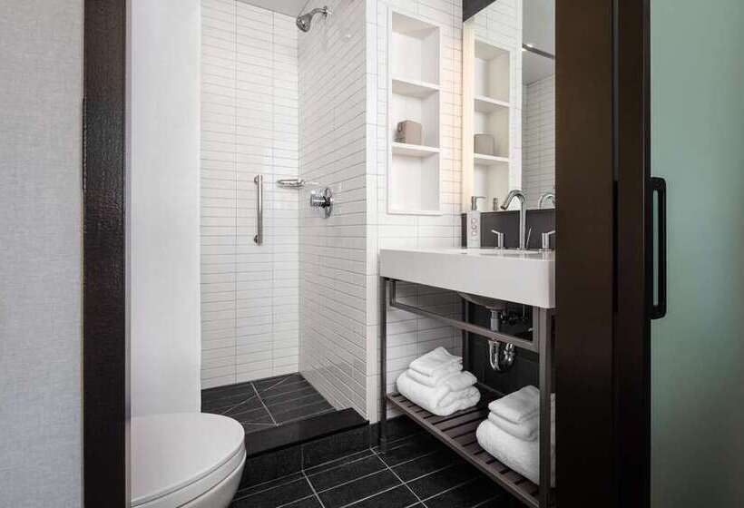 اتاق استاندارد با چشم‌انداز دریا, Hilton Imperial Dubrovnik
