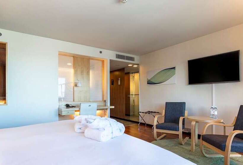 اتاق اجرایی با تخت بزرگ, Hilton Imperial Dubrovnik