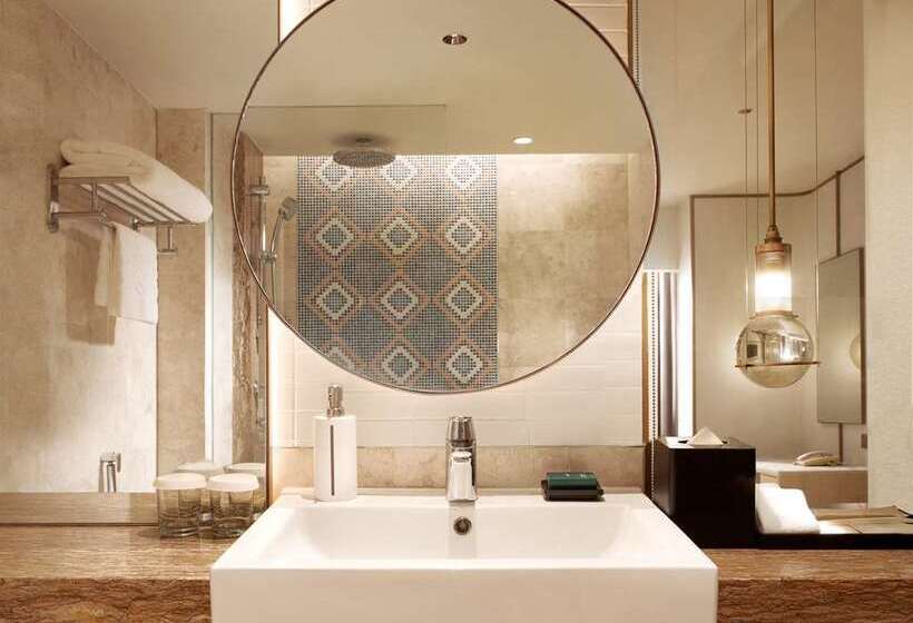 اتاق استاندارد با چشم‌انداز دریا, Hilton Imperial Dubrovnik