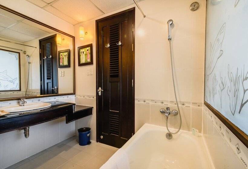 سوییت جونیور, Huong Giang Hotel Resort & Spa