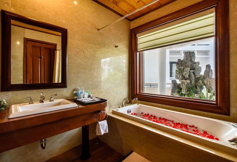 سوییت اجرایی, Huong Giang Hotel Resort & Spa
