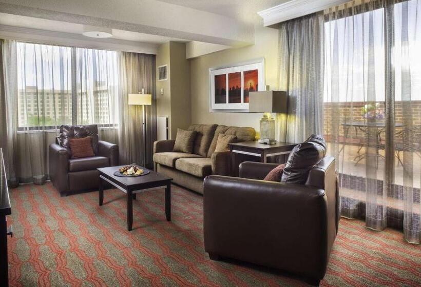 Suite with Balcony, Laguardia Plaza