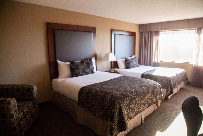 اتاق لوکس با چشم‌انداز استخر, Medicine Hat Lodge, Trademark Collection By Wyndham