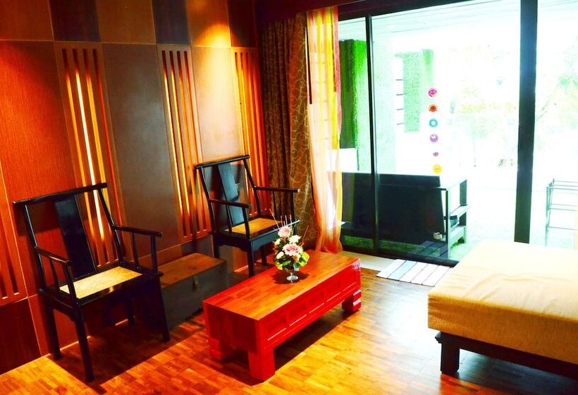 سوییت جونیور, S A F E Residence Patong