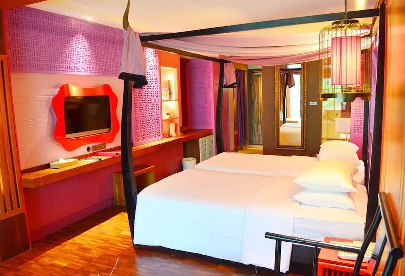 سوییت جونیور, S A F E Residence Patong
