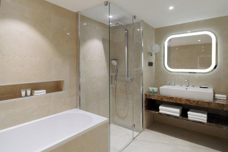 سوئیت اجرایی با تخت کینگ, The Westin Zagreb