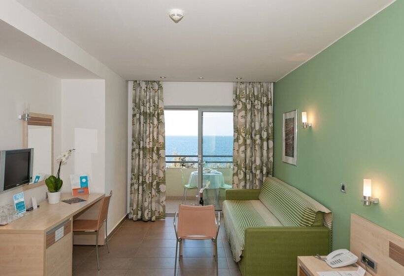اتاق پریمیوم سه تخته, Maistra Select Belvedere Resort