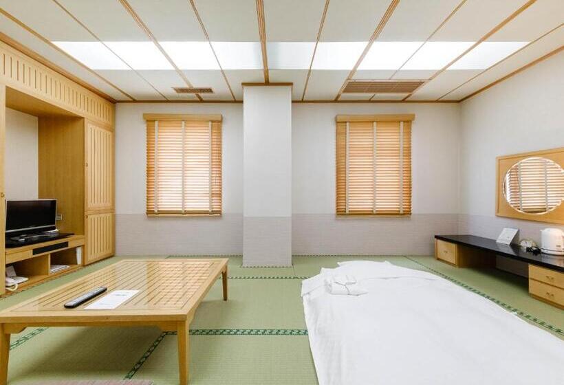 اتاق استاندارد چهار تخته, Abashiri Central