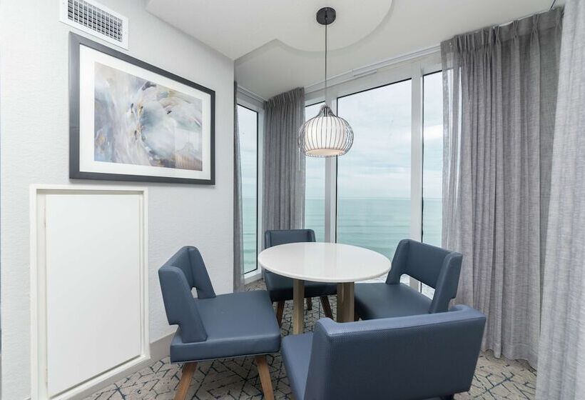 سوییت جونیور با چشم‌انداز دریا, Hilton Melbourne Beach Oceanfront