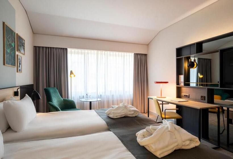 اتاق استاندارد با تخت بزرگ, Holiday Inn Hasselt, An Ihg
