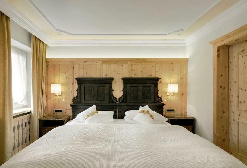 اتاق رمانتیک, La Perla: The Leading Hotels Of The World