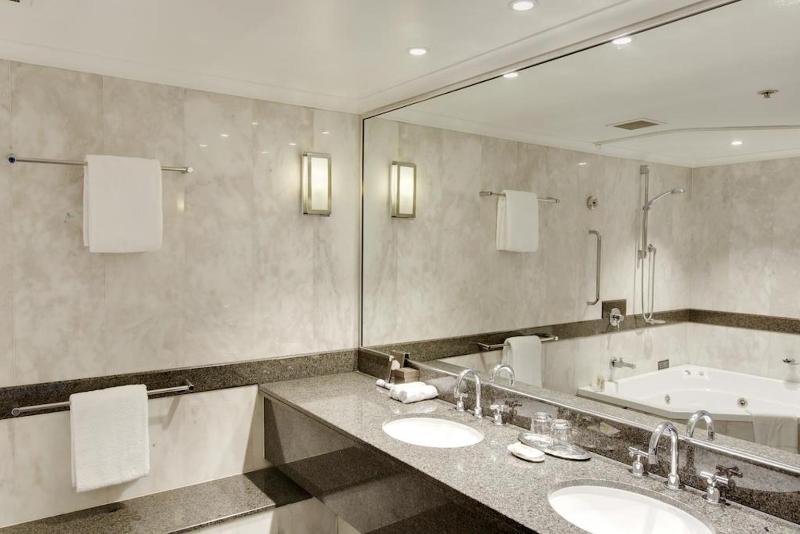 اتاق سوپریور با تخت بزرگ, Pullman Sydney Hyde Park