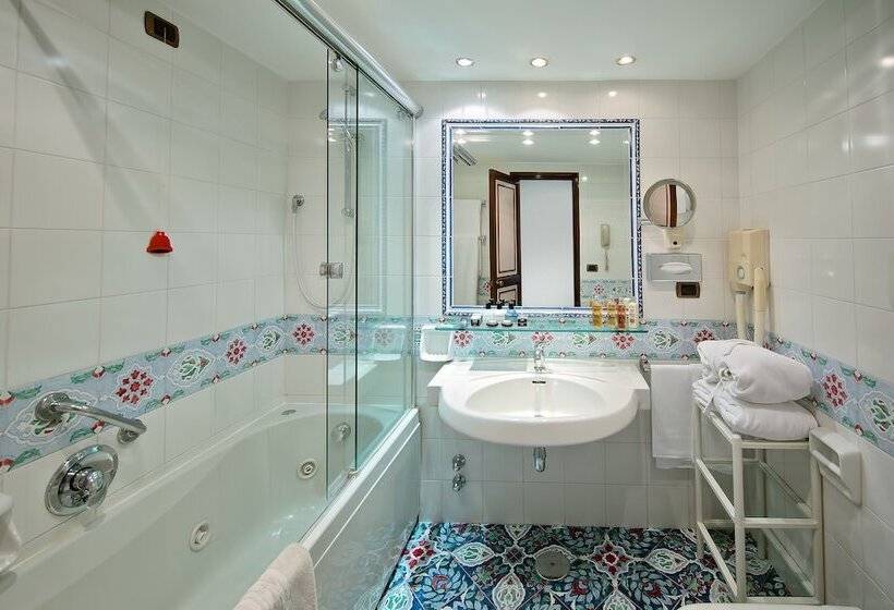 سوییت با چشم‌انداز دریا, Punta Molino Beach Resort And Thermal Spa