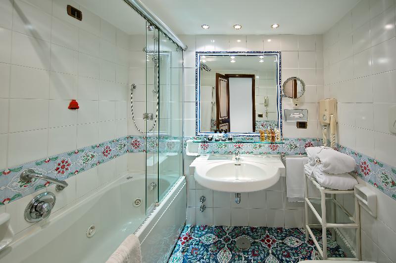 سوییت با چشم‌انداز دریا, Punta Molino Beach Resort And Thermal Spa