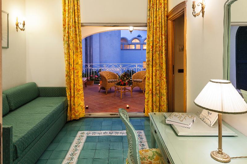 سوئیت جونیور با چشم‌انداز باغ, Punta Molino Beach Resort And Thermal Spa
