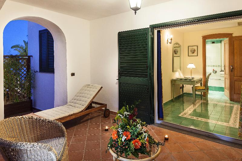 سوئیت جونیور با چشم‌انداز باغ, Punta Molino Beach Resort And Thermal Spa