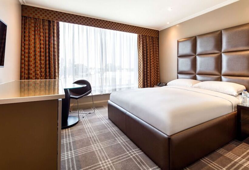اتاق استاندارد, Radisson Blu Hotel, London Heathrow