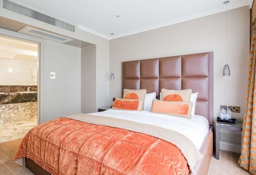 سوییت جونیور, Radisson Blu Hotel, London Heathrow