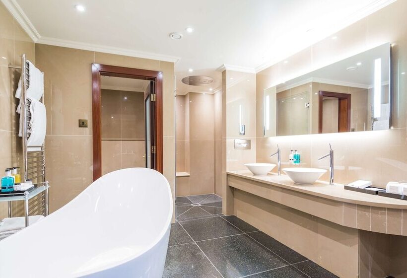 سوییت, Radisson Blu Hotel, London Heathrow