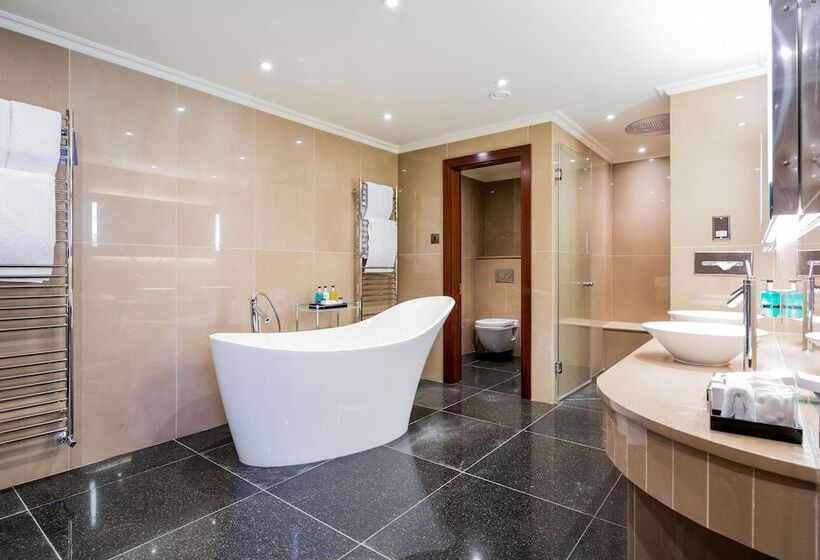 سوییت, Radisson Blu Hotel, London Heathrow