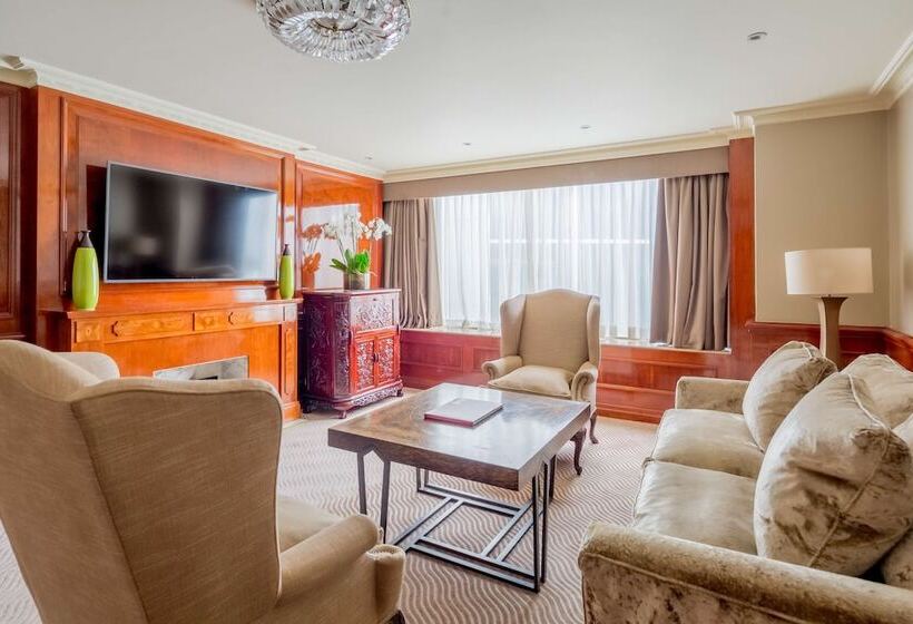 سوییت, Radisson Blu Hotel, London Heathrow