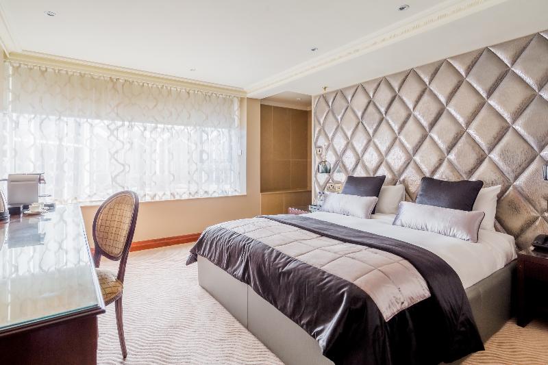 سوییت, Radisson Blu Hotel, London Heathrow