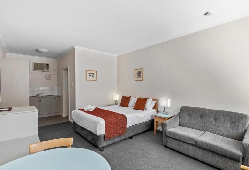 استودیوی استاندارد, Taft Apartments