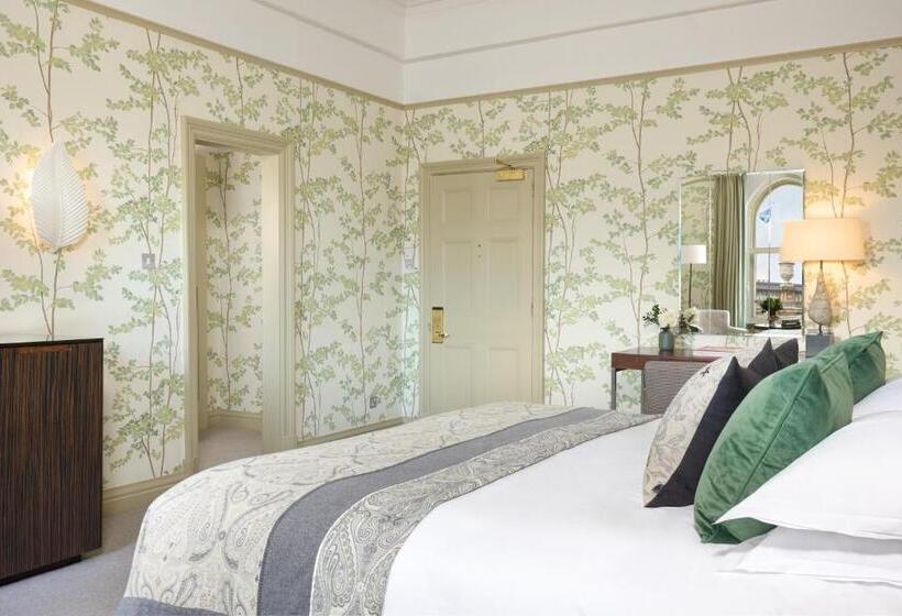 اتاق لوکس با تخت بزرگ, The Balmoral