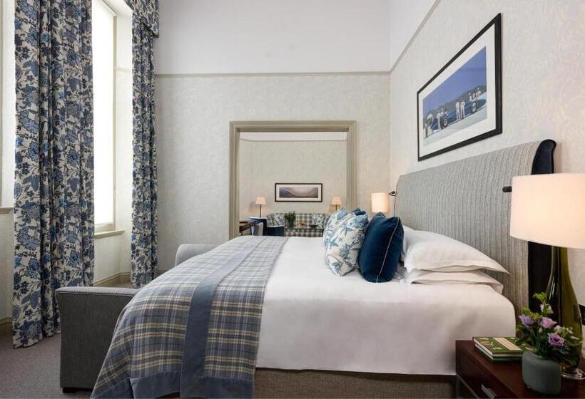 اتاق لوکس با تخت بزرگ, The Balmoral