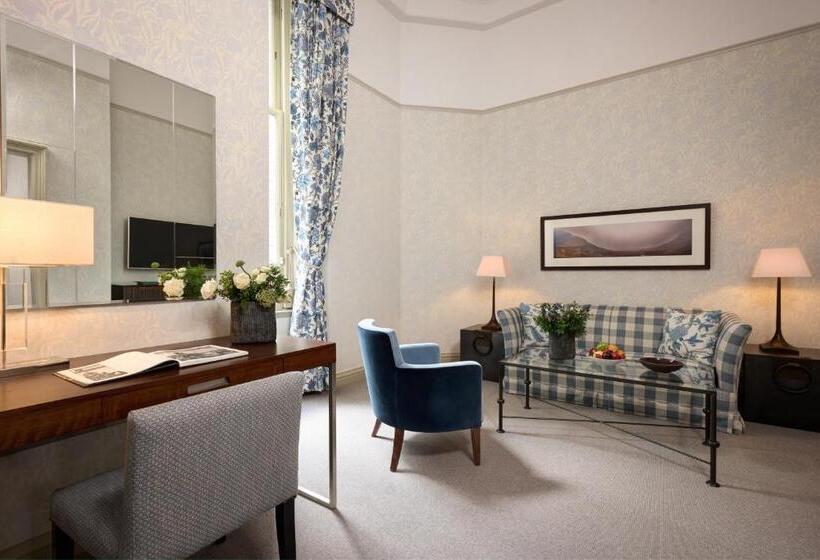 اتاق لوکس با تخت بزرگ, The Balmoral