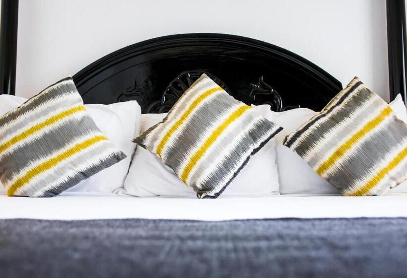 اتاق استاندارد با تخت بزرگ, Grand Hotel Excelsior Port Royal