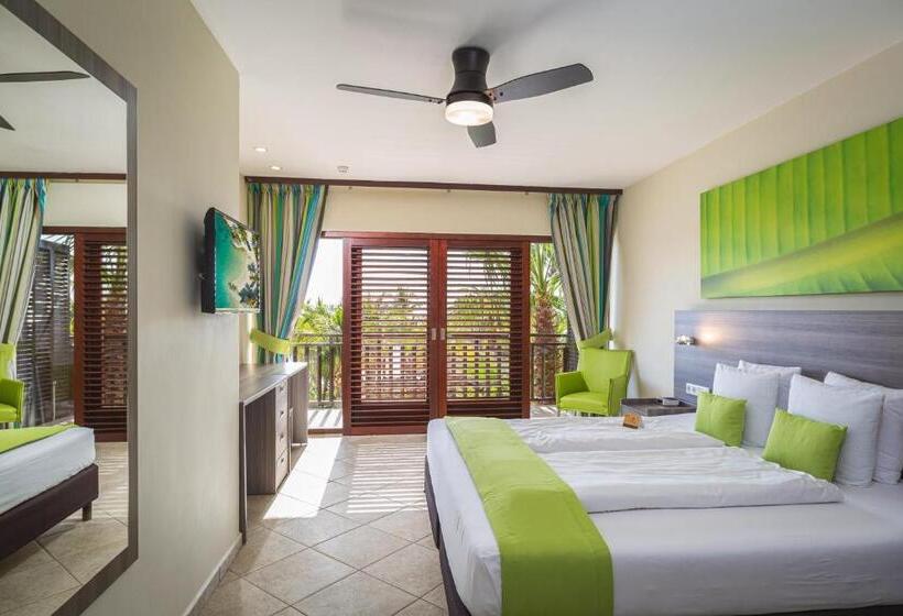 سوئیت با چشم‌انداز, Lionsdive Beach Resort