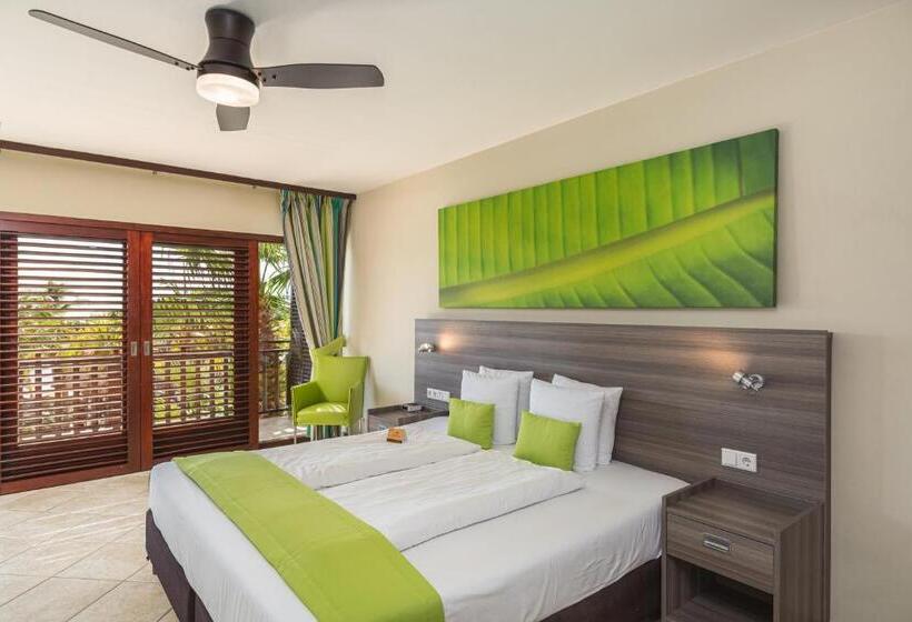 سوئیت با چشم‌انداز, Lionsdive Beach Resort