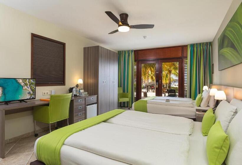 کابین, Lionsdive Beach Resort