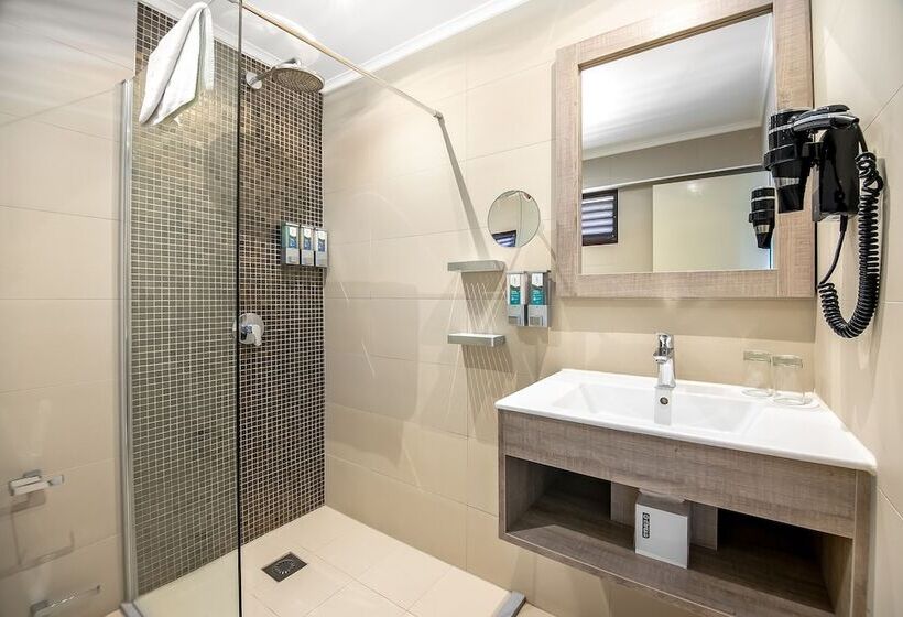 اتاق استاندارد با چشم‌انداز دریا, Lionsdive Beach Resort
