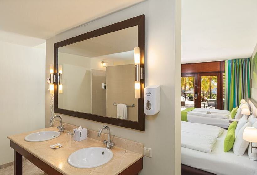 کابین, Lionsdive Beach Resort