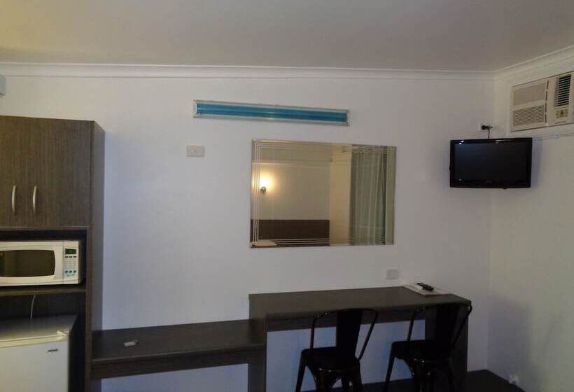 اتاق استاندارد, Parkway Motel