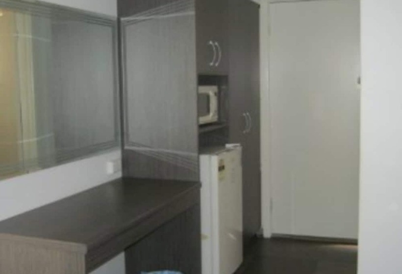 اتاق استاندارد, Parkway Motel