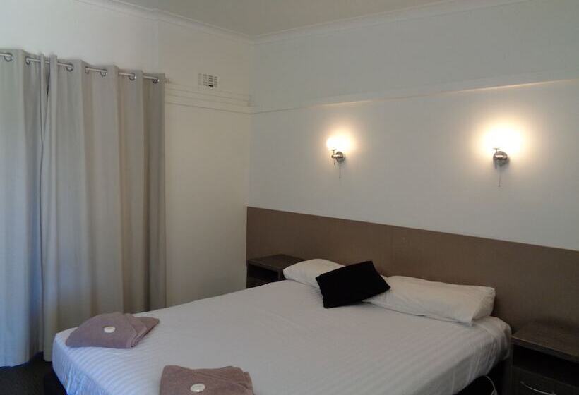 اتاق استاندارد, Parkway Motel