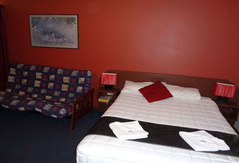 اتاق لوکس, Parkway Motel