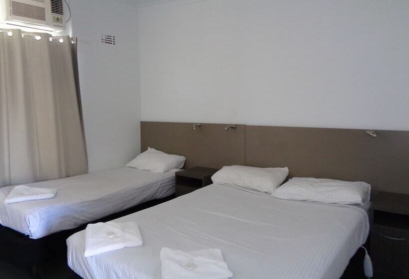 اتاق لوکس, Parkway Motel