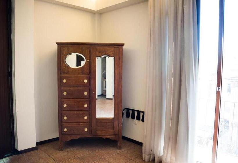سوئیت با تخت بزرگ, Boutique Naura Centro
