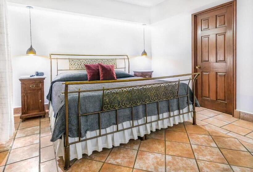 سوییت, Boutique Naura Centro