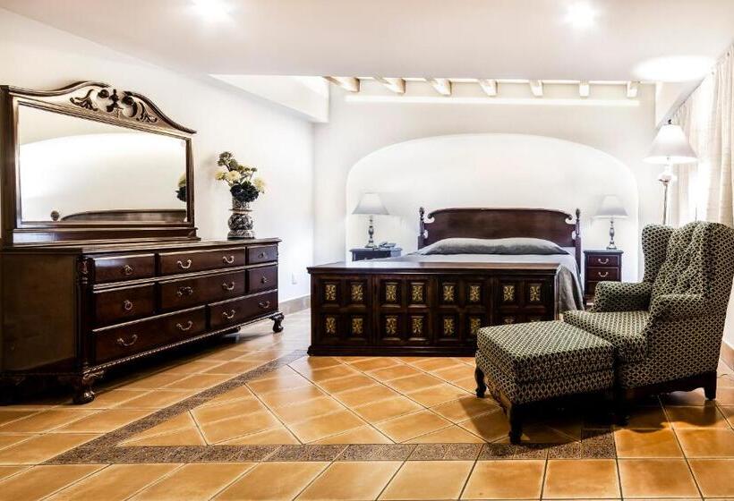 سوییت, Boutique Naura Centro